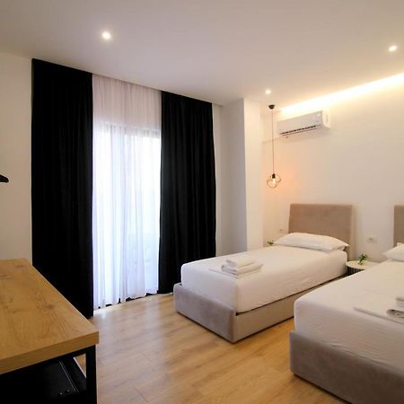 Hotel Qurku 2 Sarande Bagian luar foto