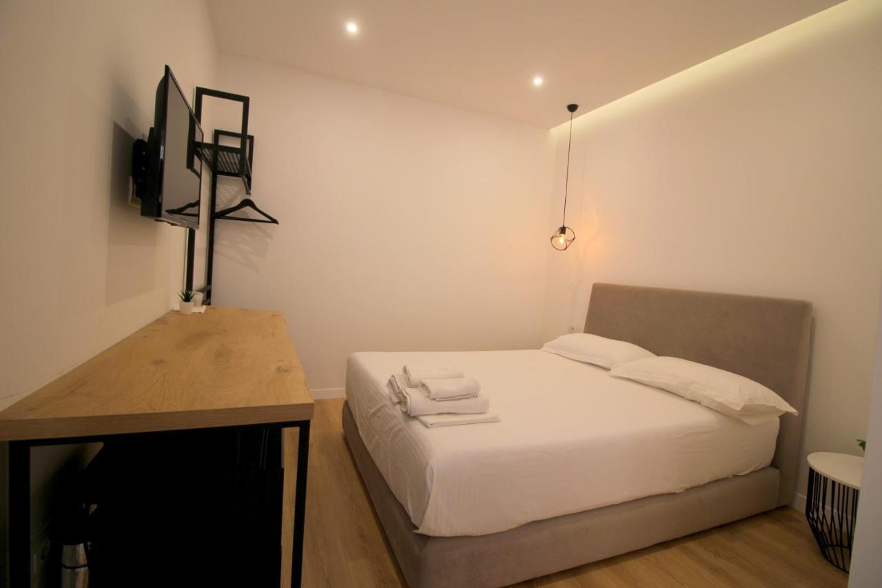Hotel Qurku 2 Sarande Bagian luar foto