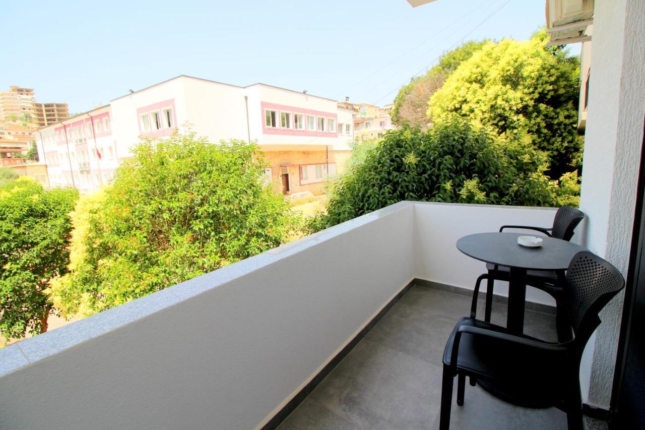 Hotel Qurku 2 Sarande Bagian luar foto