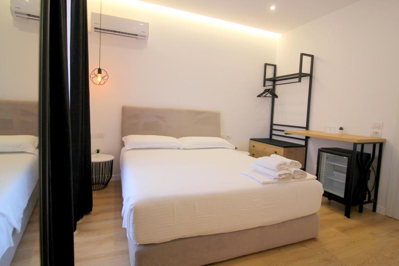 Hotel Qurku 2 Sarande Bagian luar foto