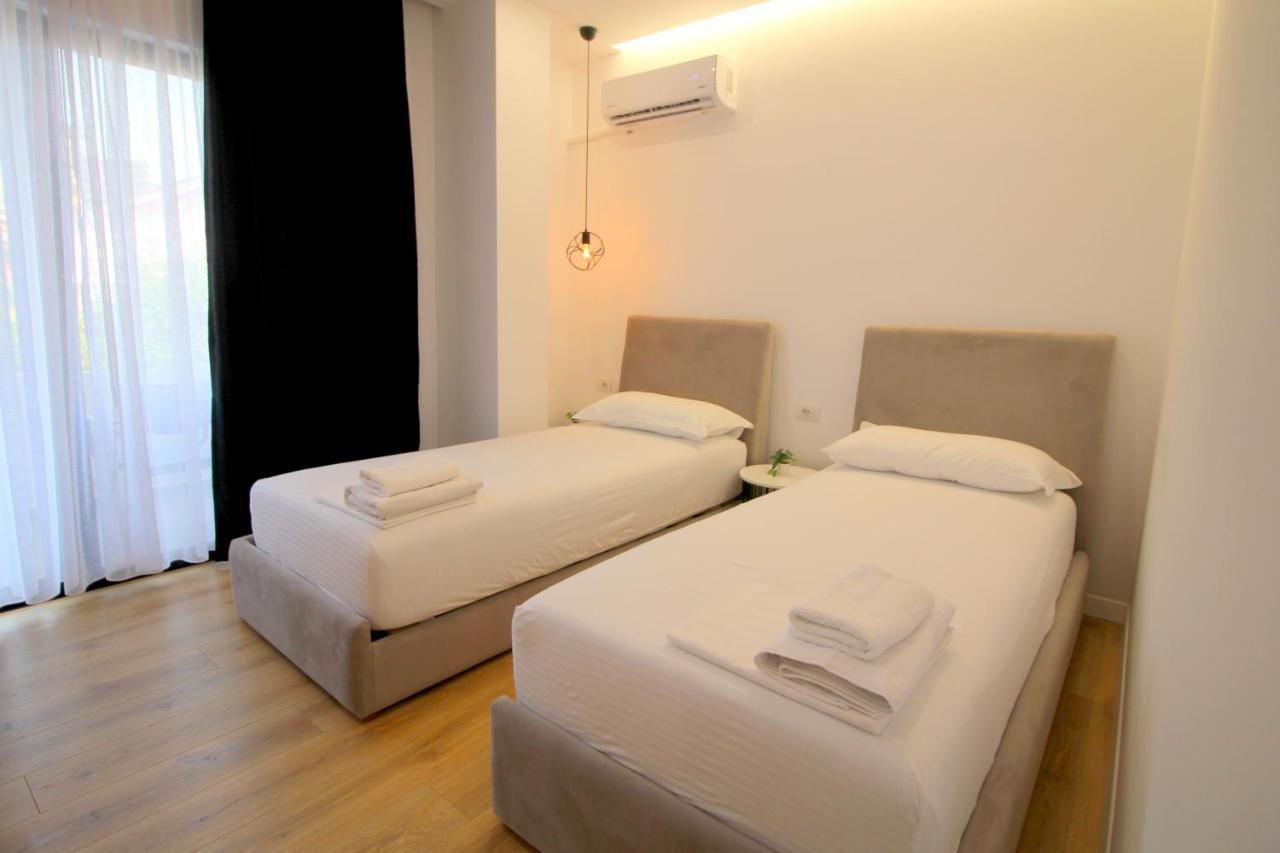 Hotel Qurku 2 Sarande Bagian luar foto